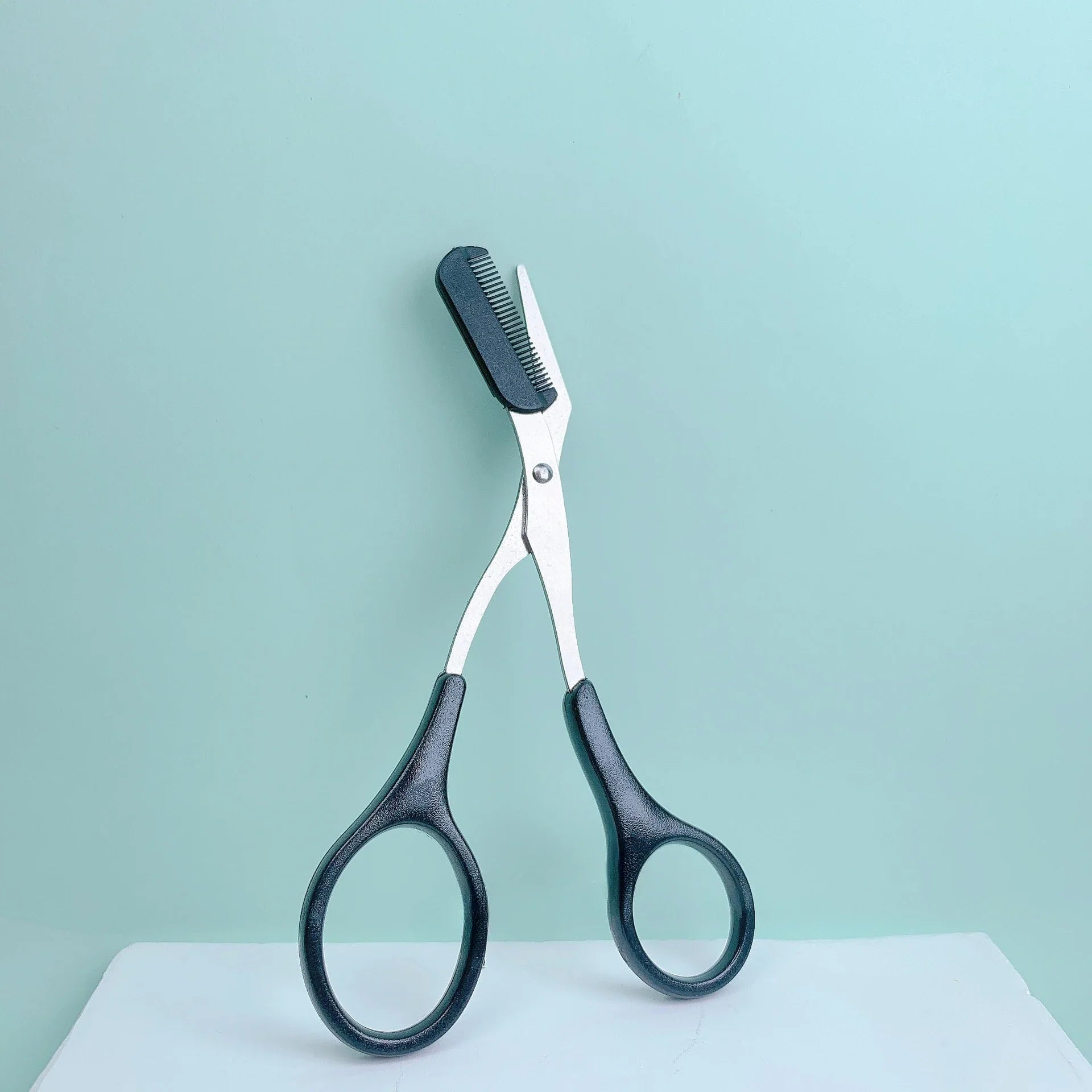 Precision Eyebrow Scissors with Comb